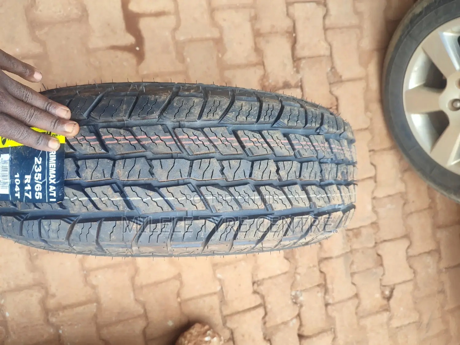 235/65r17 Roadm