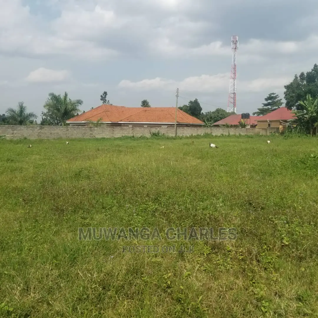 100by50ft Plot in Kira on Quick Sale