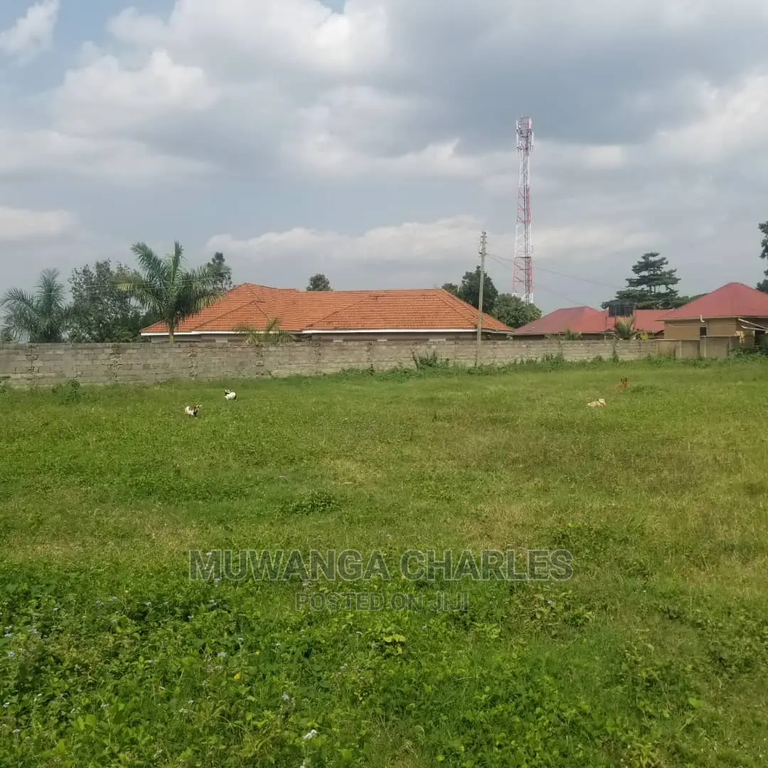 100by50ft Plot in Kira on Quick Sale