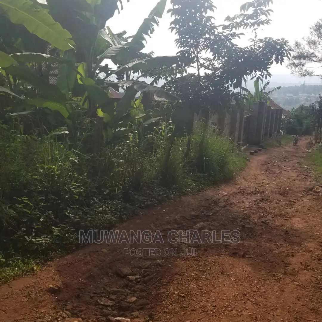 100by50ft Plot in Kira on Quick Sale