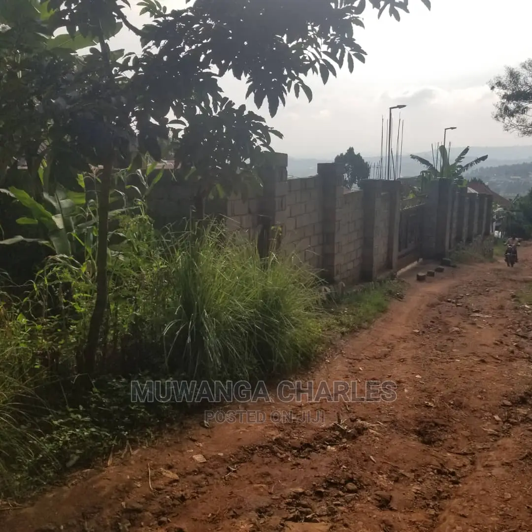 100by50ft Plot in Kira on Quick Sale