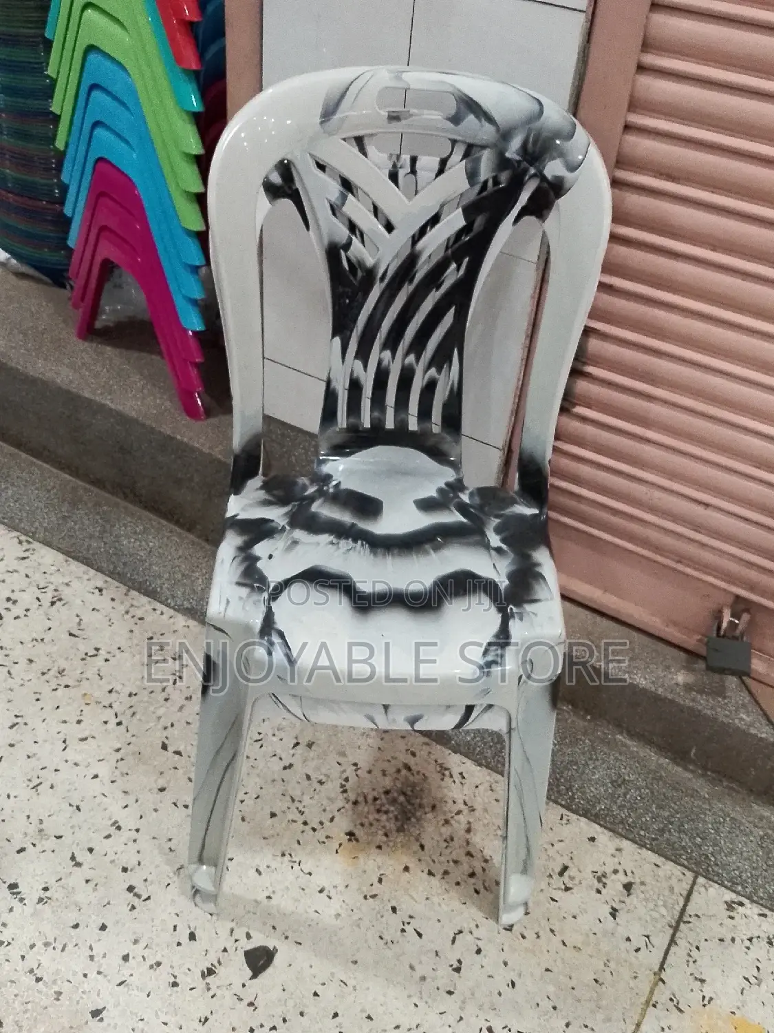 Plastic Chairs (Multicolored)