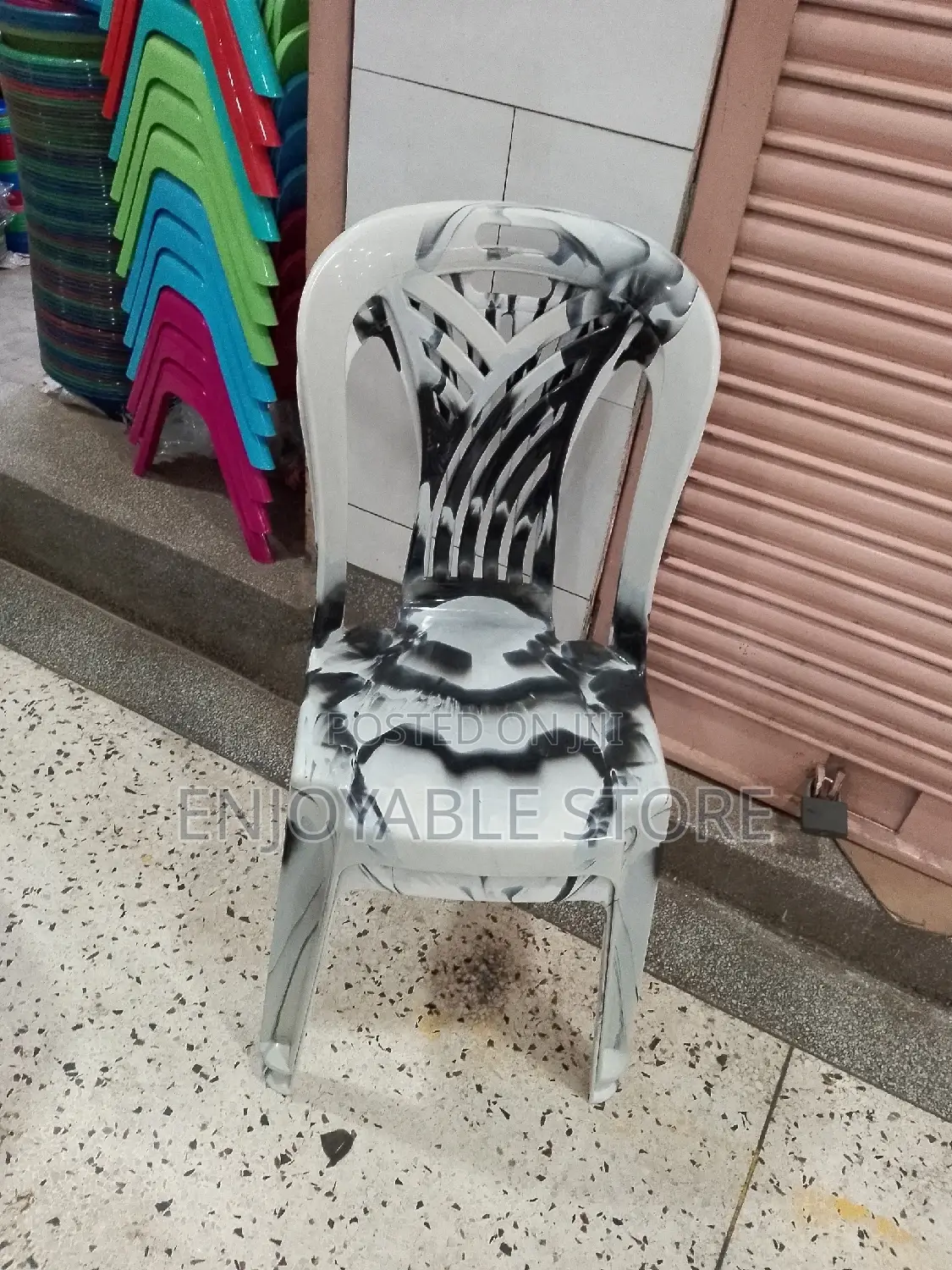 Plastic Chairs (Multicolored)