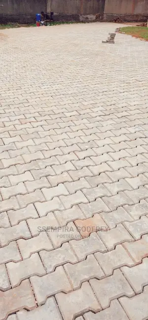 Pavers Is Beauty in Ur Compound