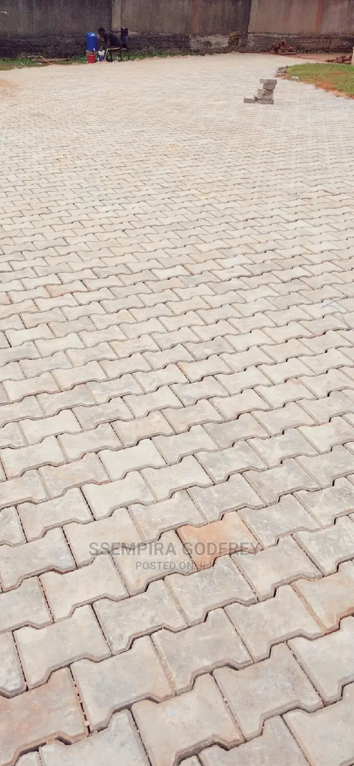 Pavers Is Beauty in Ur Compound