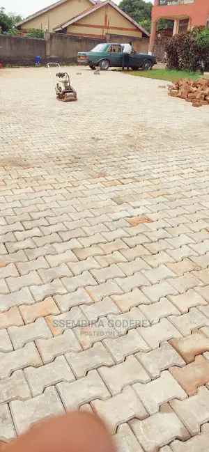 Pavers Is Beauty in Ur Compound