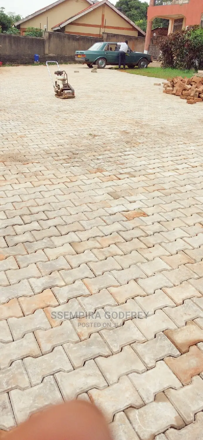 Pavers Is Beauty in Ur Compound