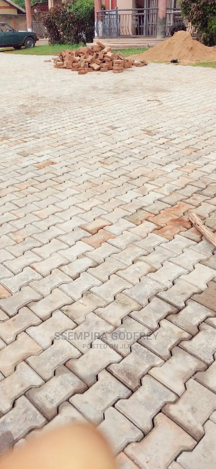 Pavers Is Beauty in Ur Compound