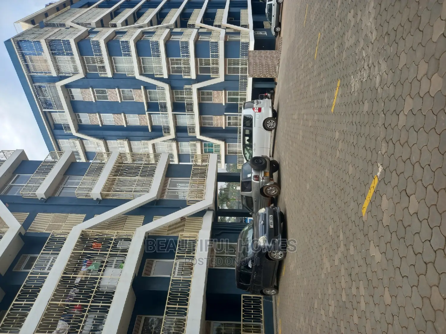 Furnished 3bdrm Condo in Kyaliwajjara, Central Division for sale
