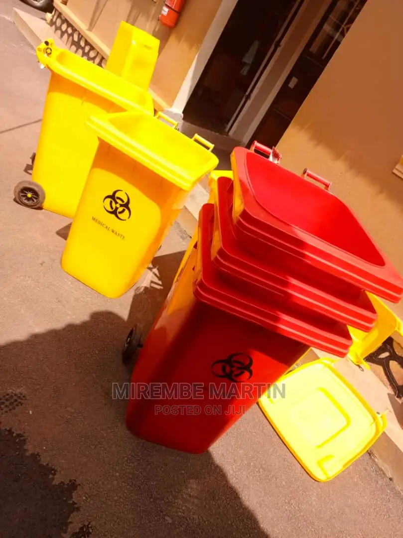 Outdoor Plastic Trash Can
