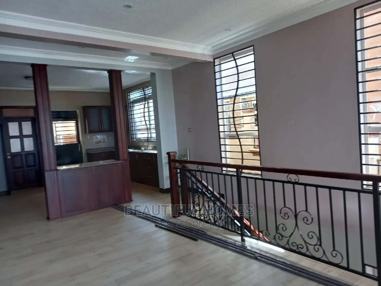 Furnished 6bdrm Mansion in Kigo Victoria View, Central Division