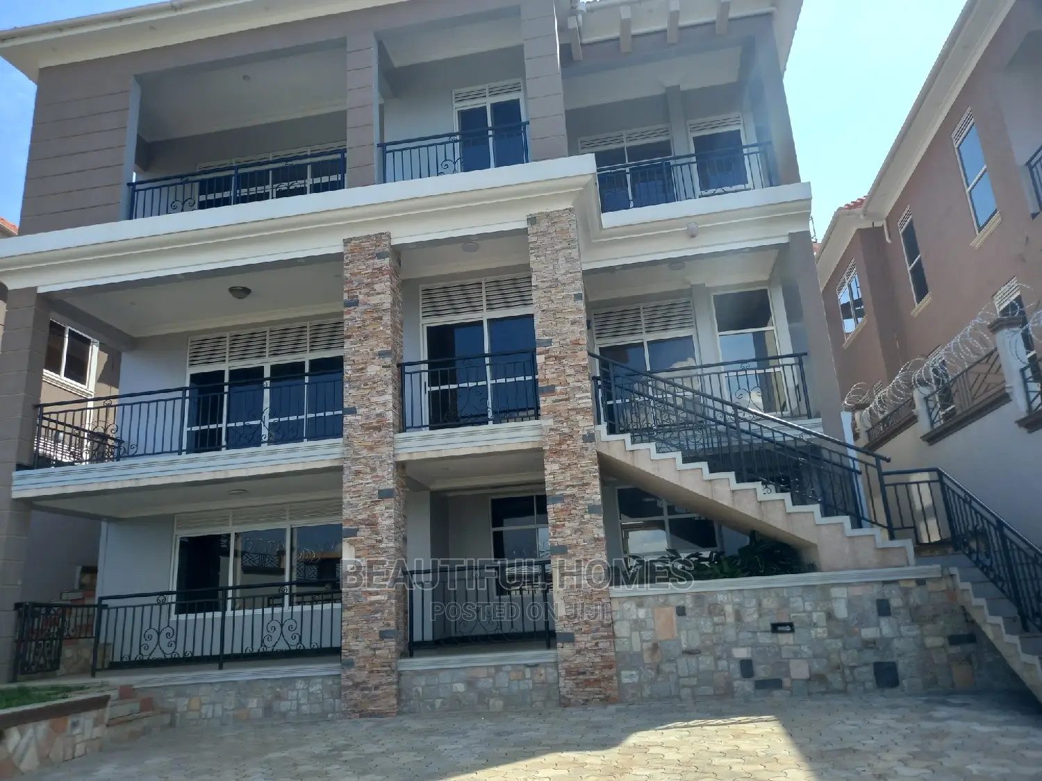 Furnished 6bdrm Mansion in Kigo Victoria View, Central Division