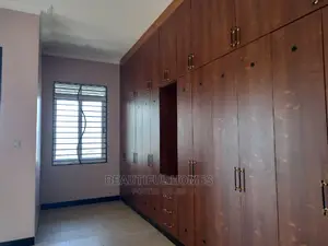 Furnished 6bdrm Mansion in Kigo Munyonyo, Central Division for sale