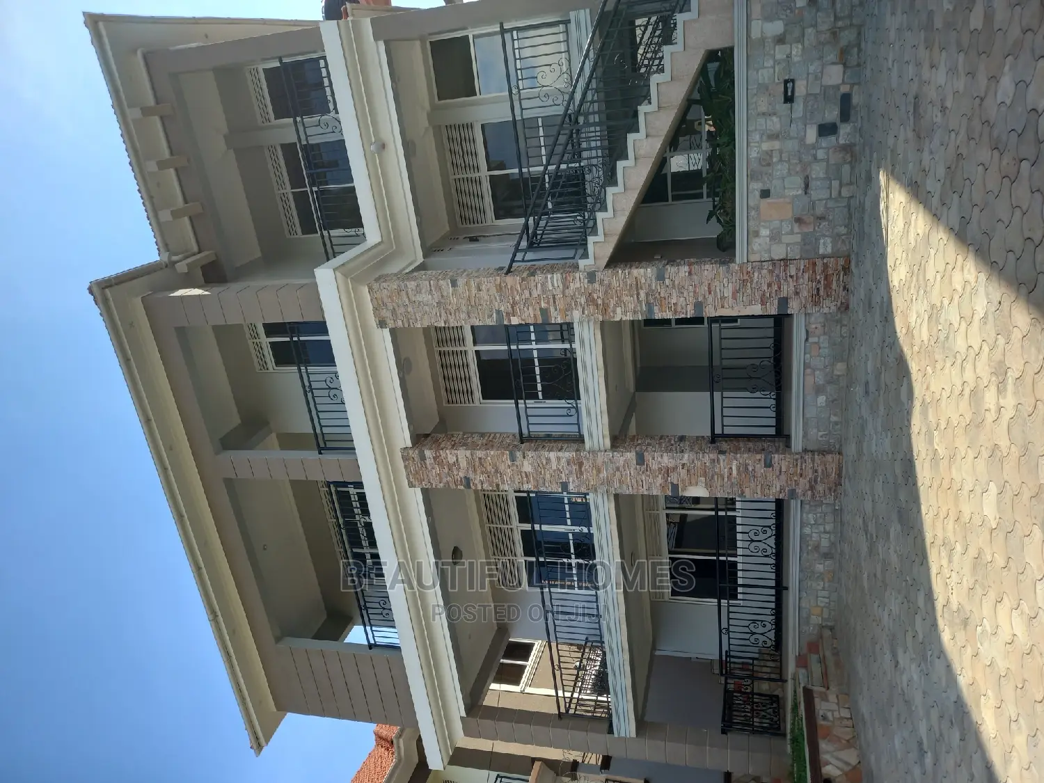 Furnished 6bdrm House in Kigo Lake View, Central Division for sale