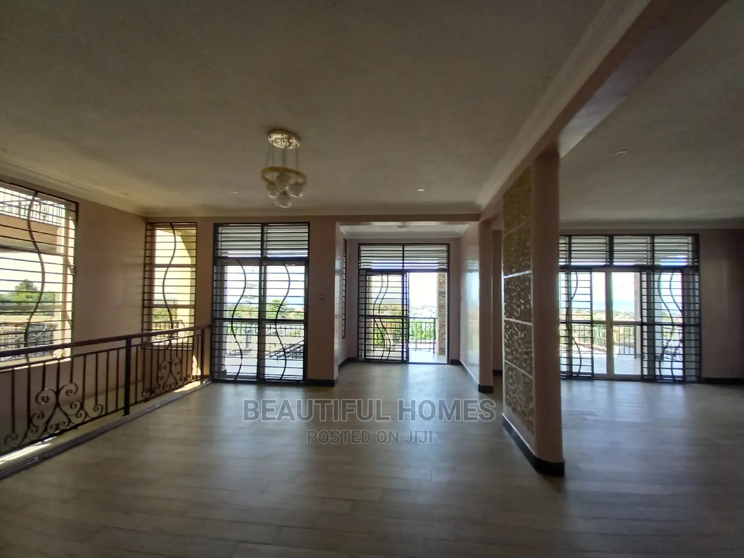 Furnished 6bdrm House in Kigo Lake View, Central Division for sale