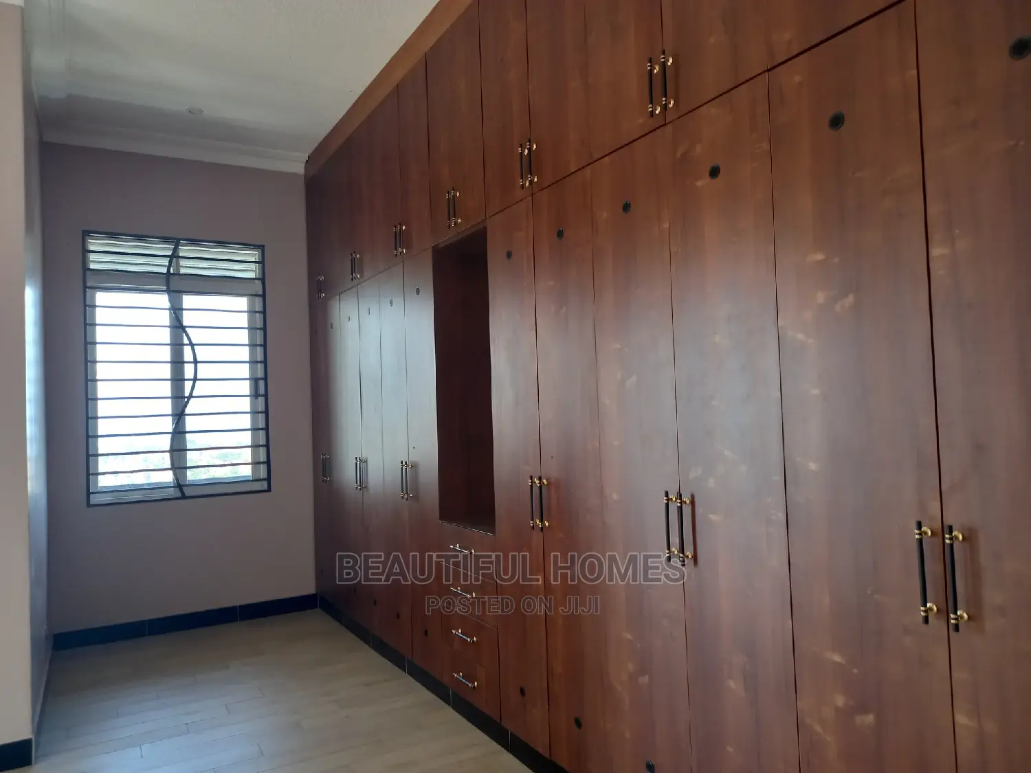 Furnished 6bdrm Mansion in Lake View, Central Division for sale