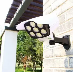 Solar Monitoring Street Lamp