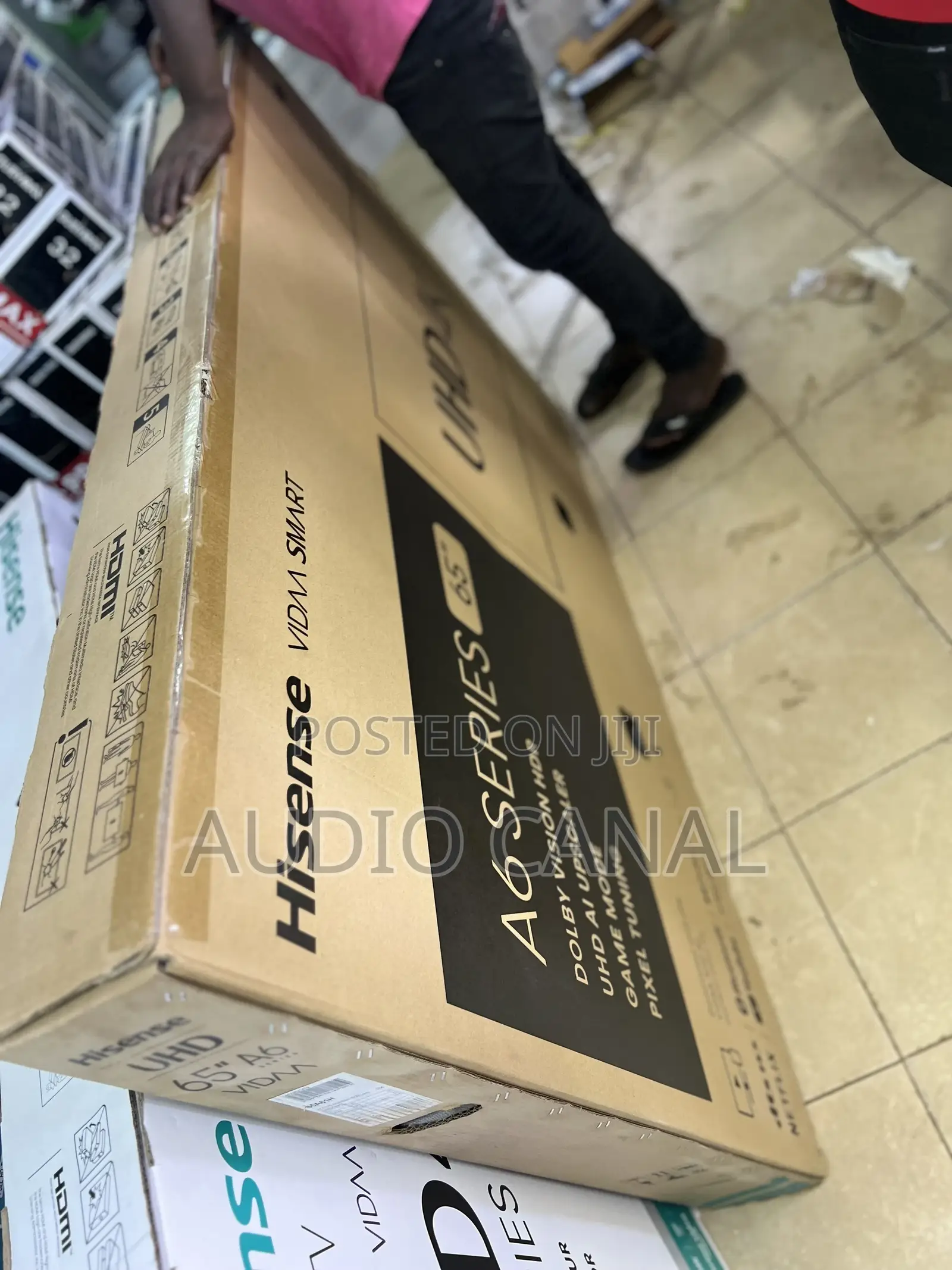 65” Hisense UHD Smart Tv