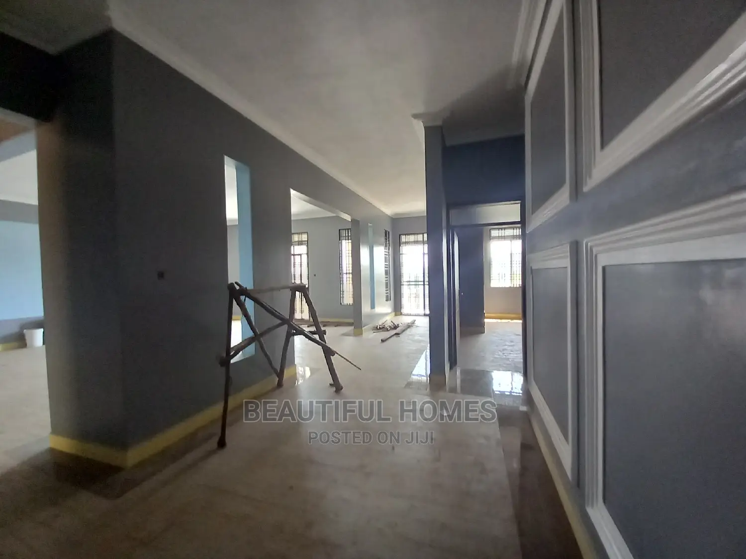 Furnished 6bdrm Mansion in Kigo Lake View, Makindye for sale