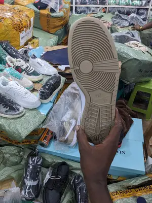 Free in One Sneakers
