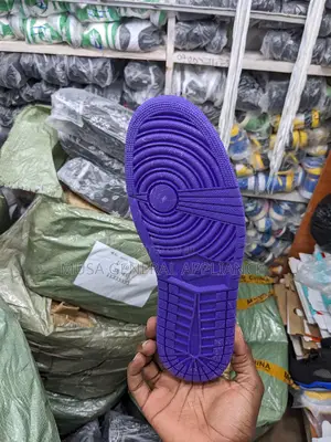 Sneakers in Purple