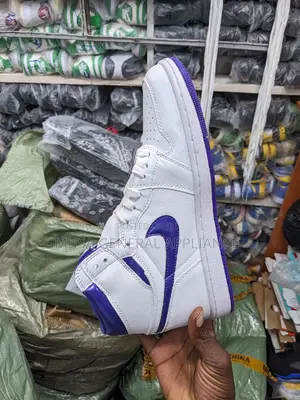 Sneakers in Purple