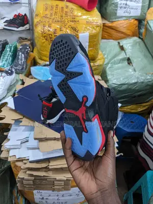 Jo Sneakers