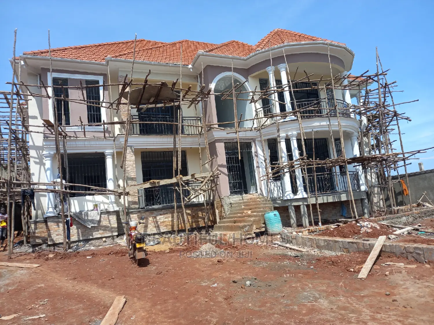 Furnished 6bdrm Mansion in Kigo Lake View, Makindye for sale