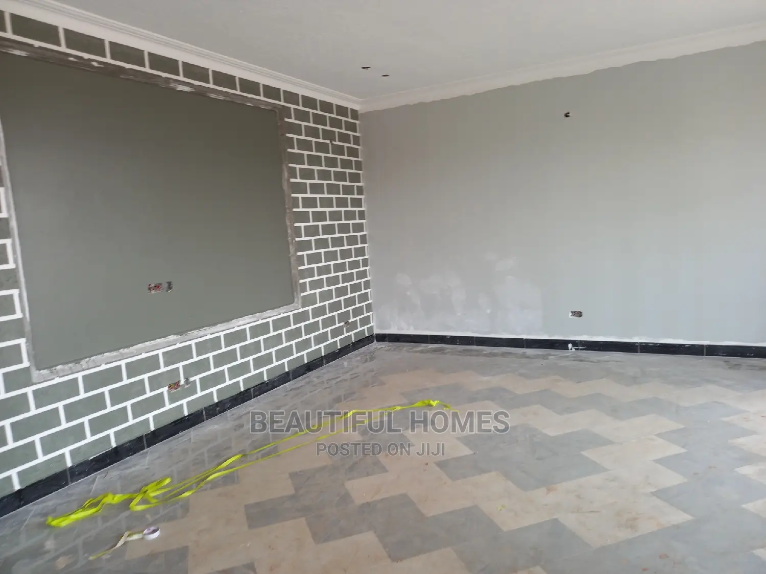 Furnished 6bdrm Mansion in Kigo Lake View, Makindye for sale