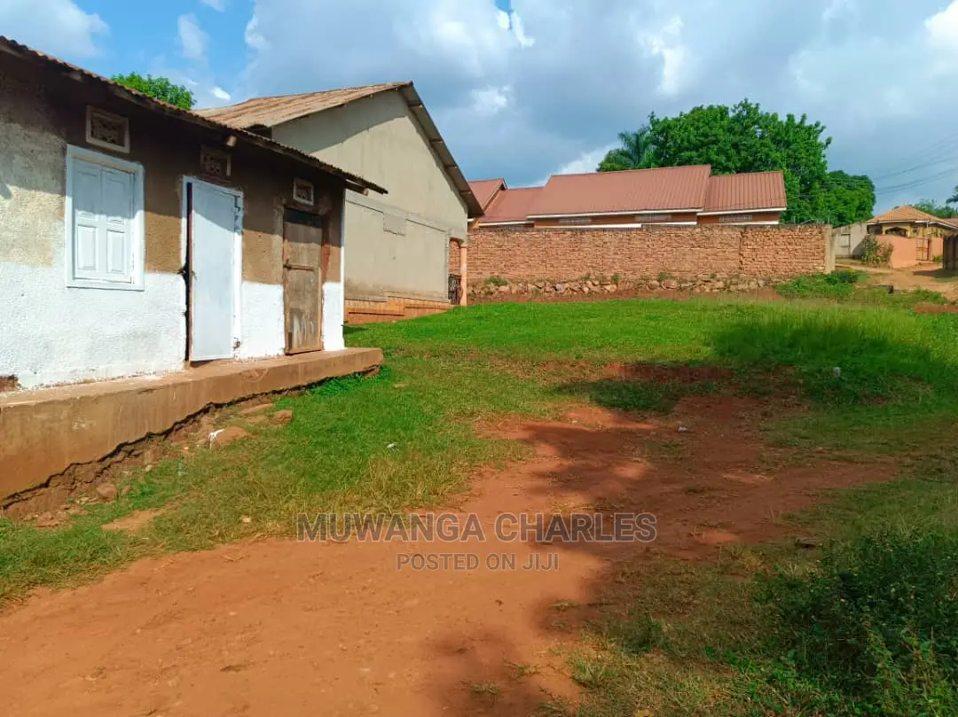 100by100ft Plot in Kulambiro on Quick Sale