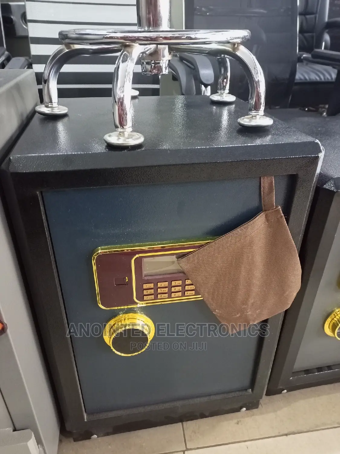 Safe Cash Box
