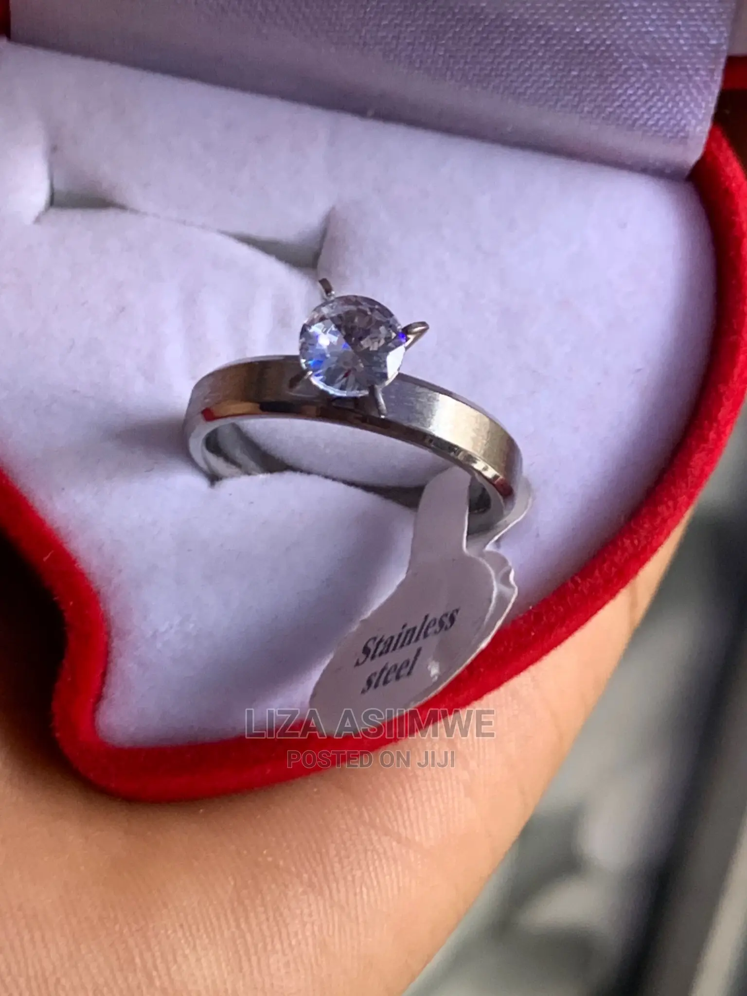 Engagement Rings Available at a Good and Affordable Price