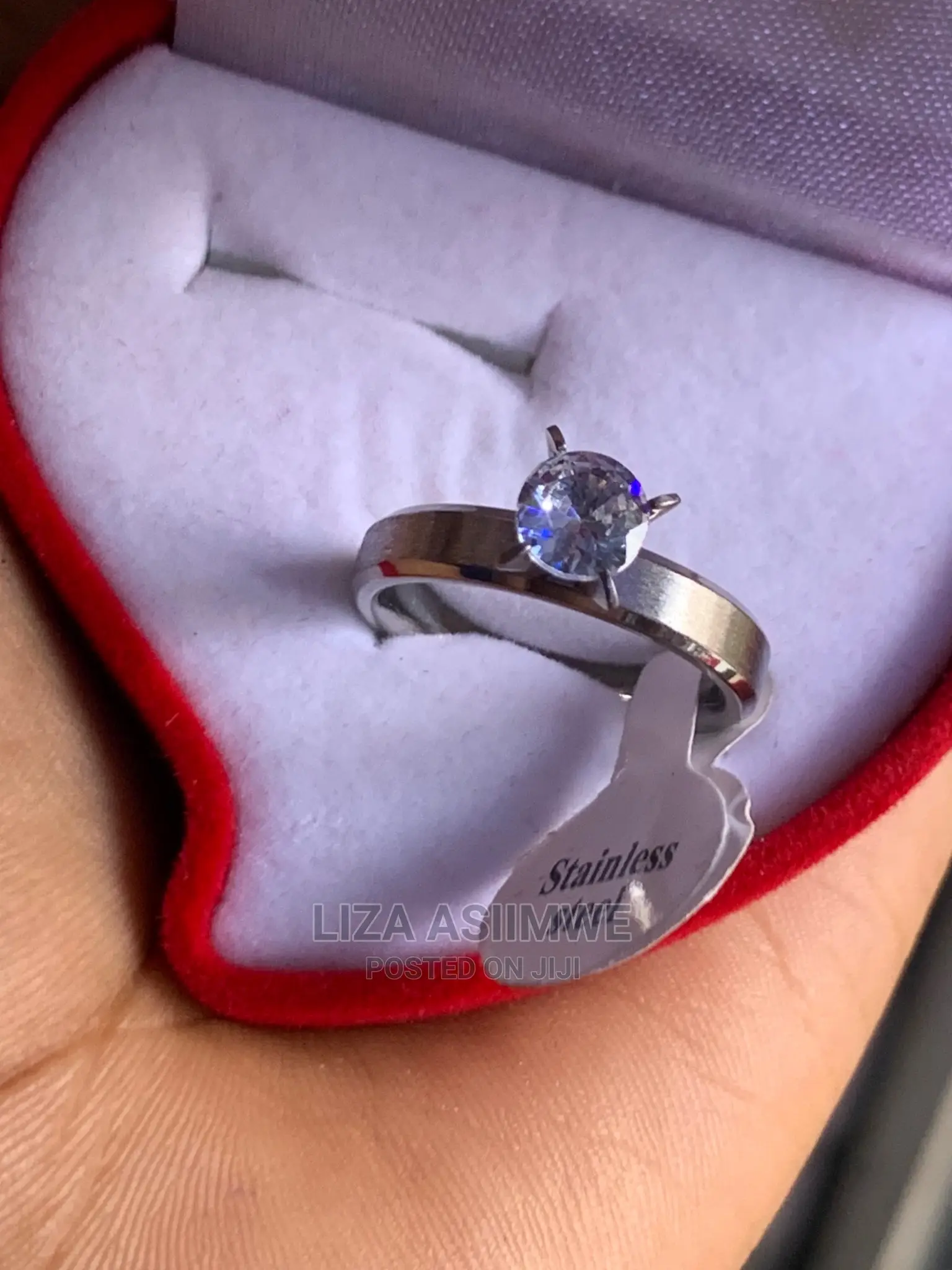 Engagement Rings Available at a Good and Affordable Price