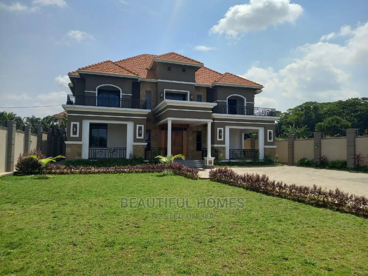 Furnished 6bdrm Mansion in Munyonyo, Makindye for sale
