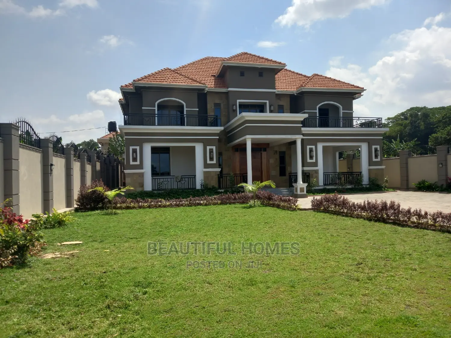 Furnished 6bdrm Mansion in Munyonyo Lake Vic, Makindye for sale