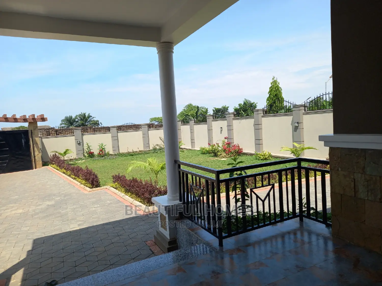 Furnished 6bdrm Mansion in Munyonyo Lake Vic, Makindye for sale