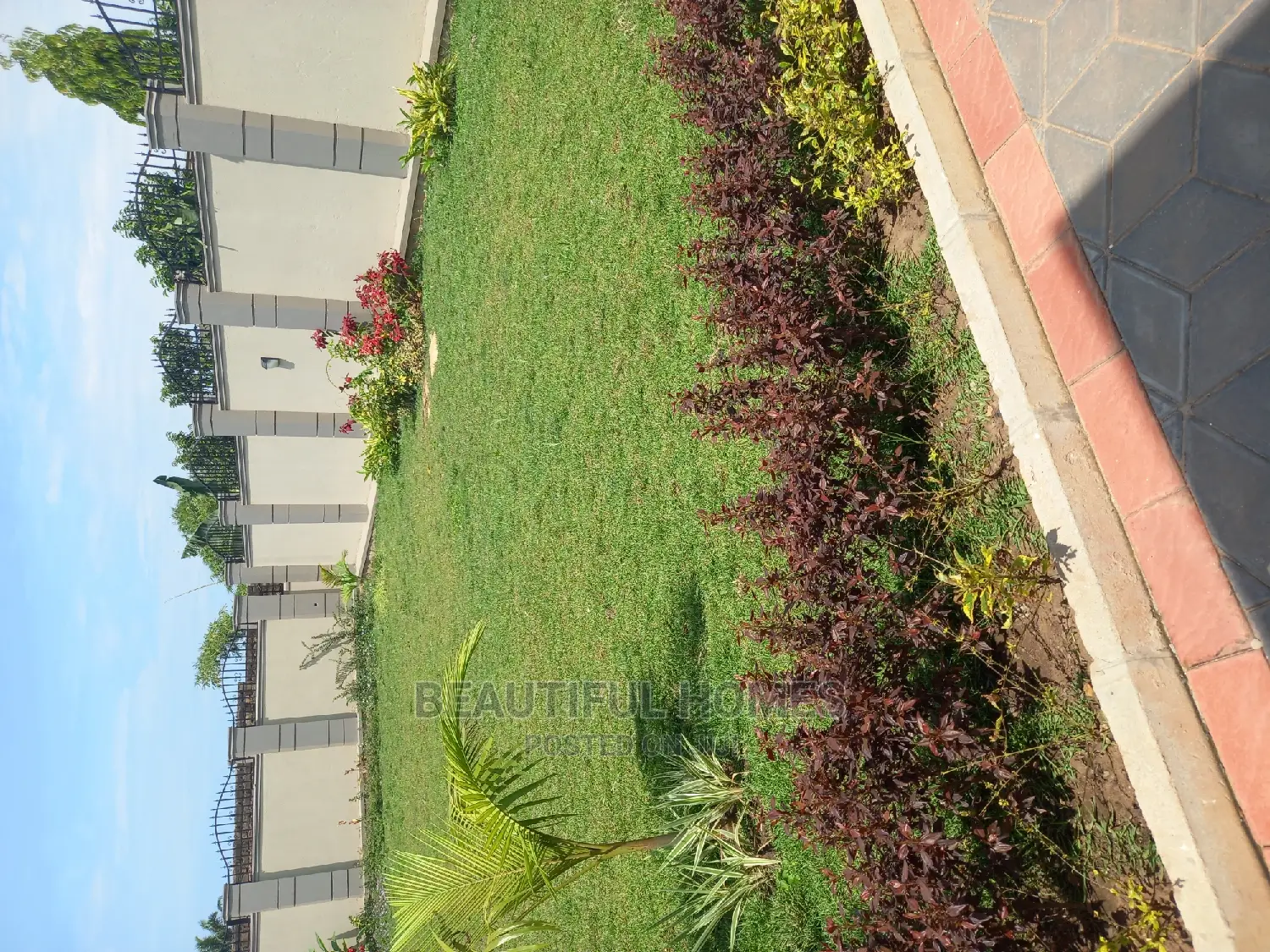 Furnished 6bdrm Mansion in Munyonyo Lake All, Makindye for sale