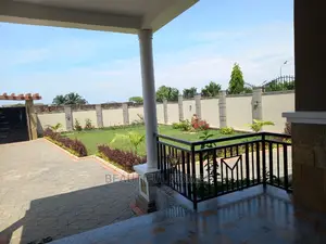 Furnished 6bdrm Duplex in Munyonyo Modern Lake, Makindye for sale