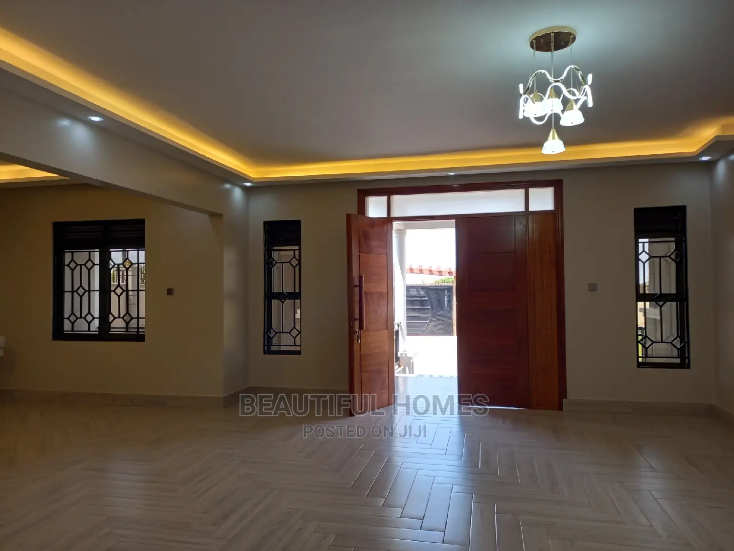 Furnished 6bdrm Duplex in Munyonyo Lake, Makindye for sale