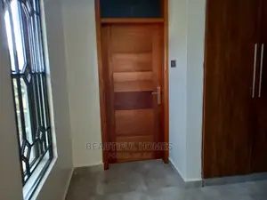 Furnished 6bdrm Duplex in Munyonyo Lake, Makindye for sale