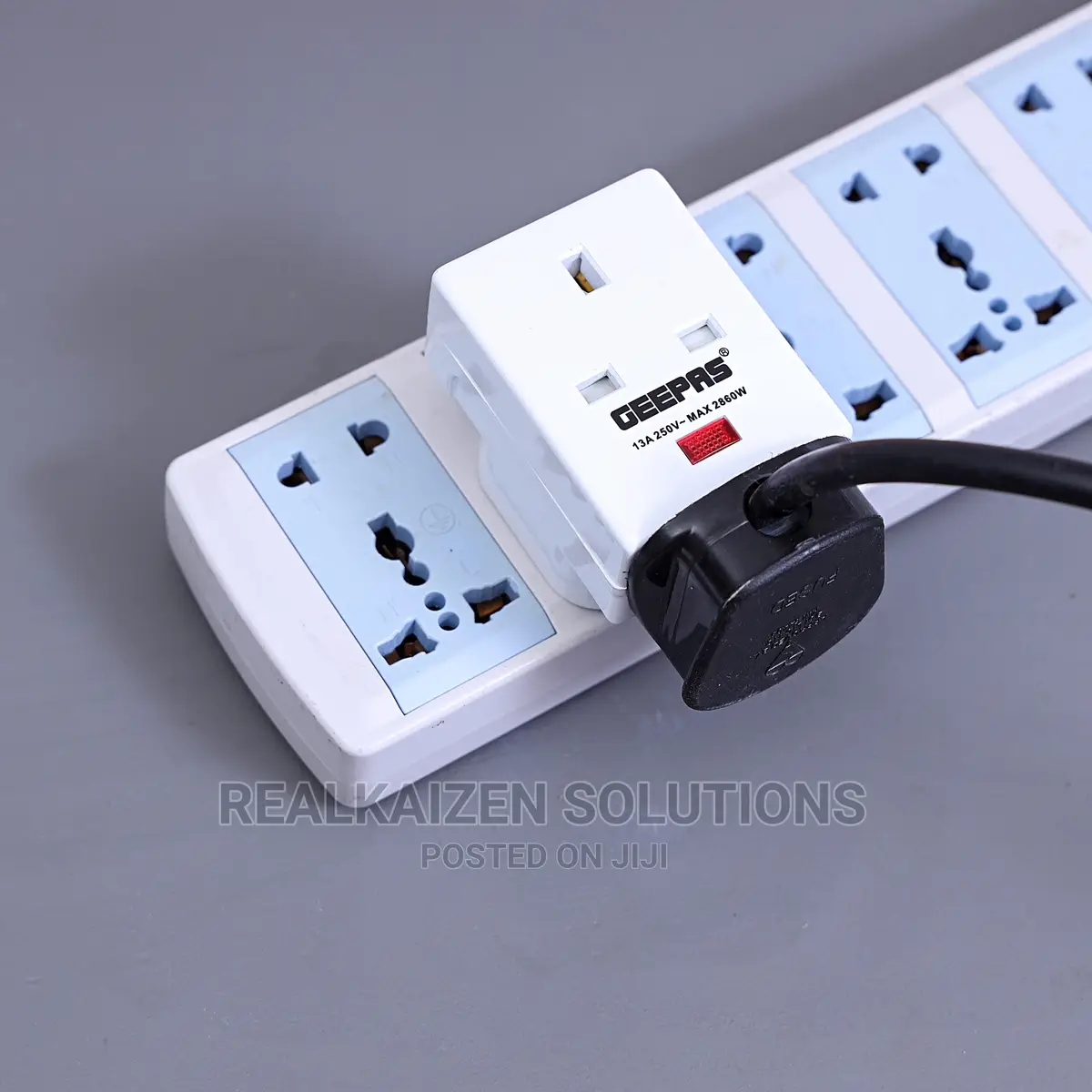 GEEPAS Premium 3 Way UK Type Adapter 13A 250V 2860W