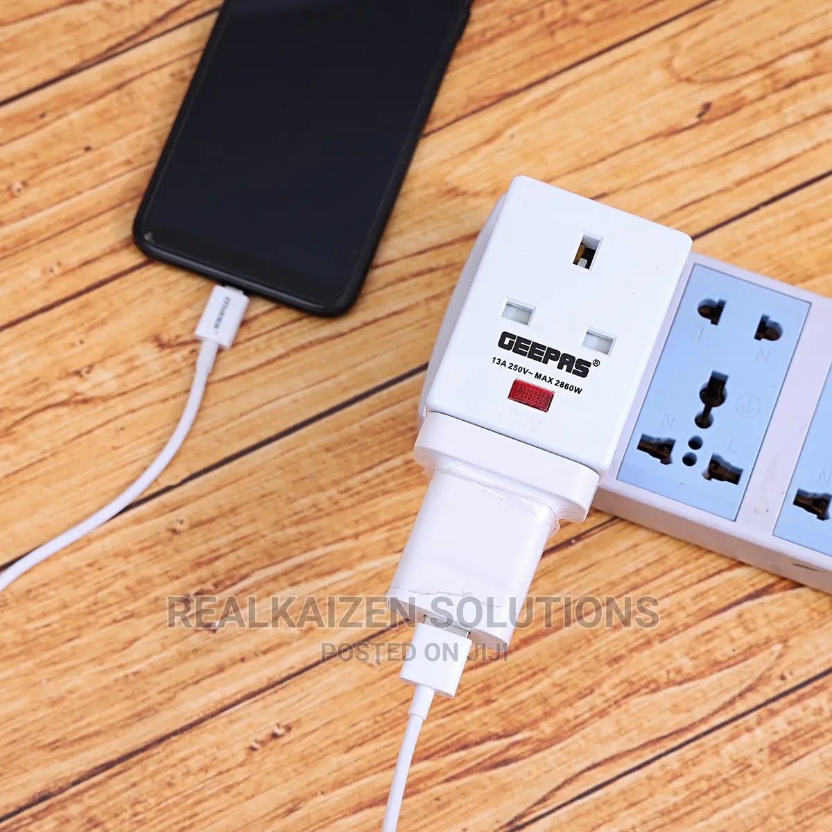 GEEPAS Premium 3 Way UK Type Adapter 13A 250V 2860W