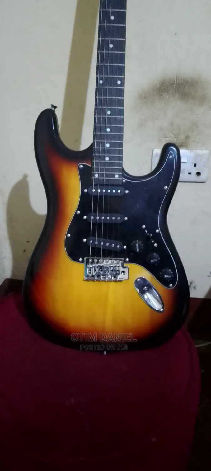 Electric Solo Guitar for Hire