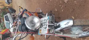 Bajaj Boxer 2019 Orange