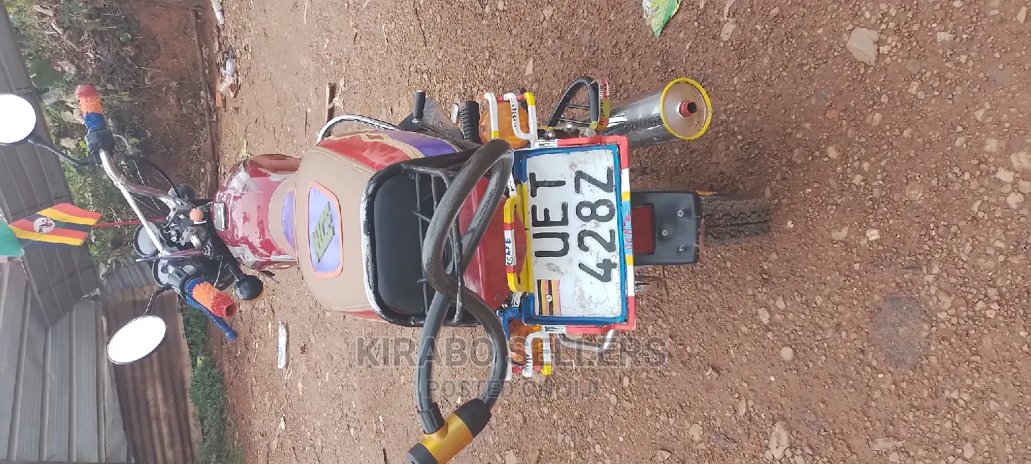 Bajaj Boxer 2019 Orange