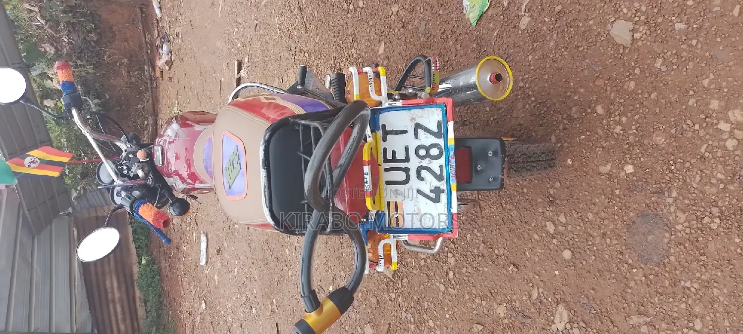 Bajaj Boxer 2019 Orange