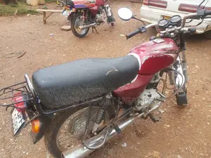 New Bajaj Boxer 100 2022 Red