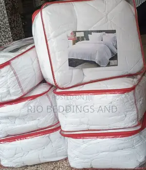 Duvet Cover With Four Pieces