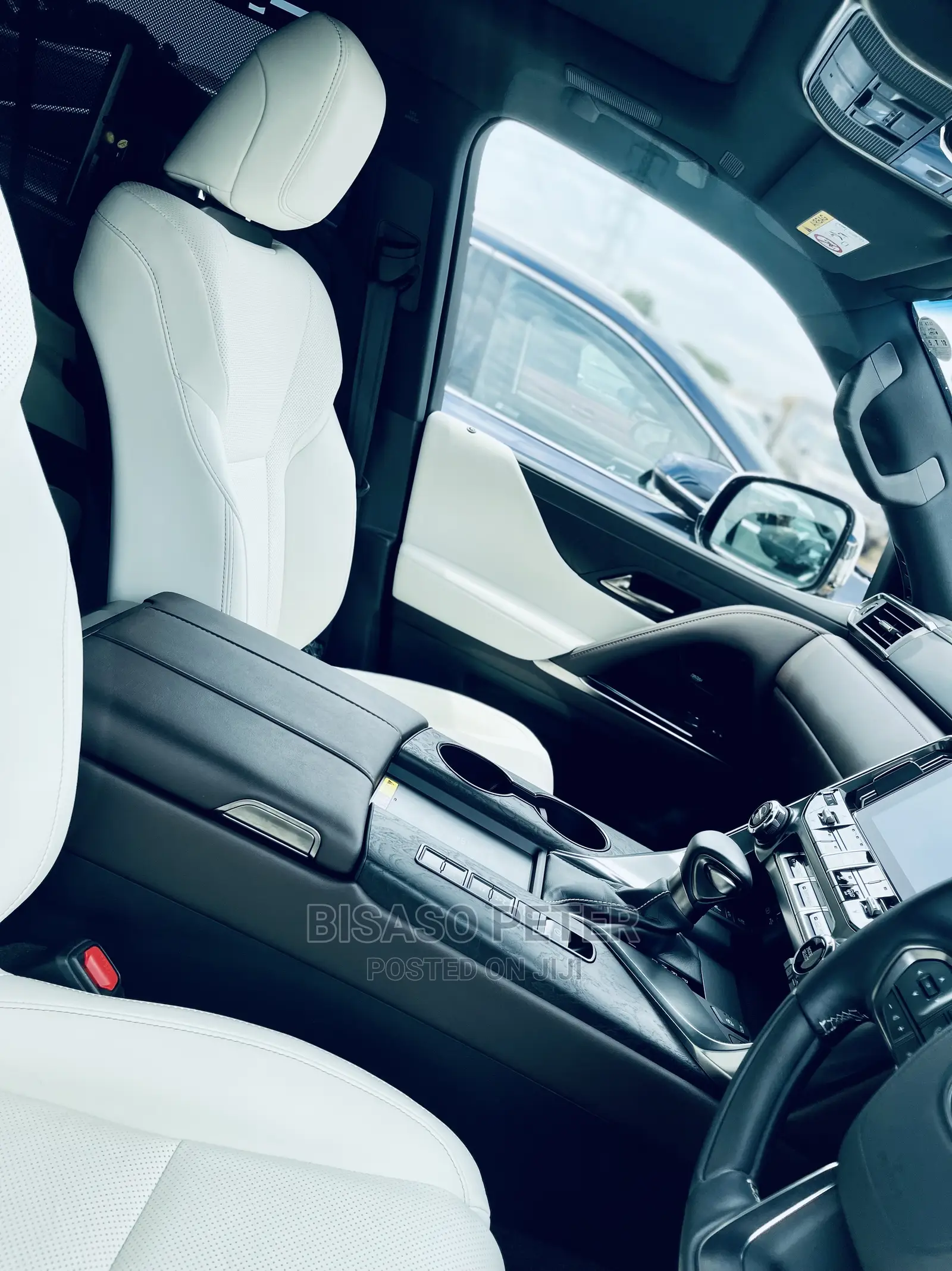 Lexus LX 2022 White