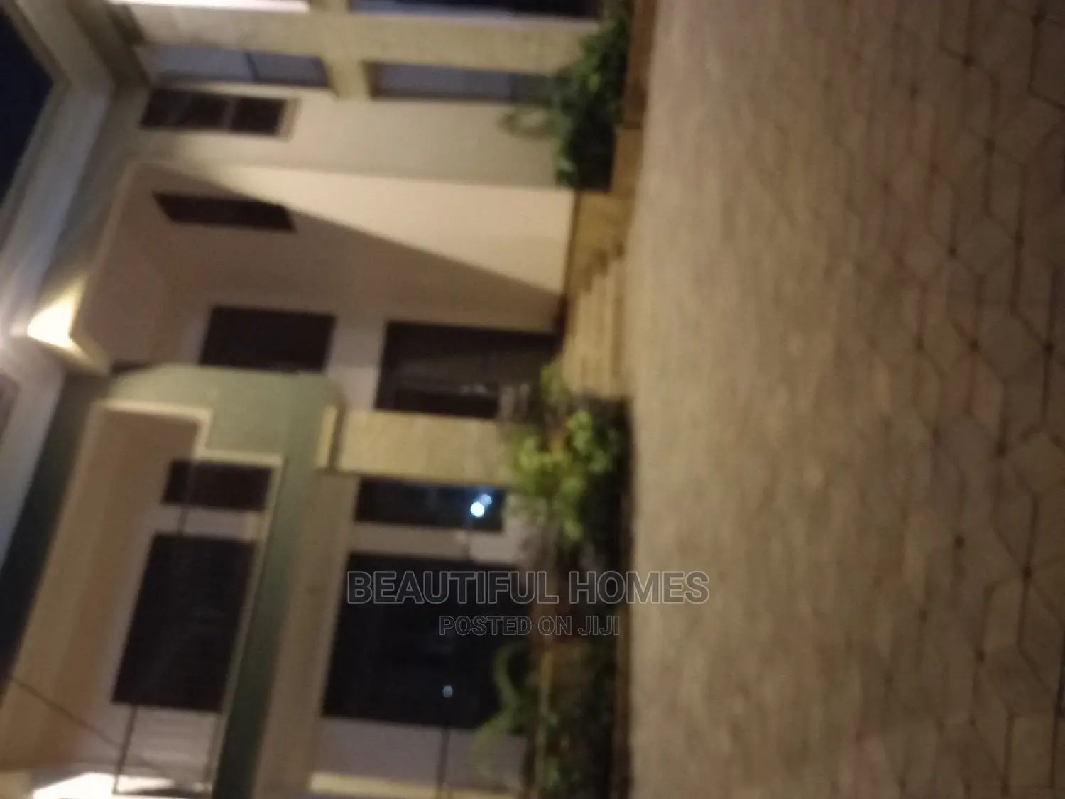 Furnished 5bdrm Duplex in Kira All Tarmack, Central Division for sale